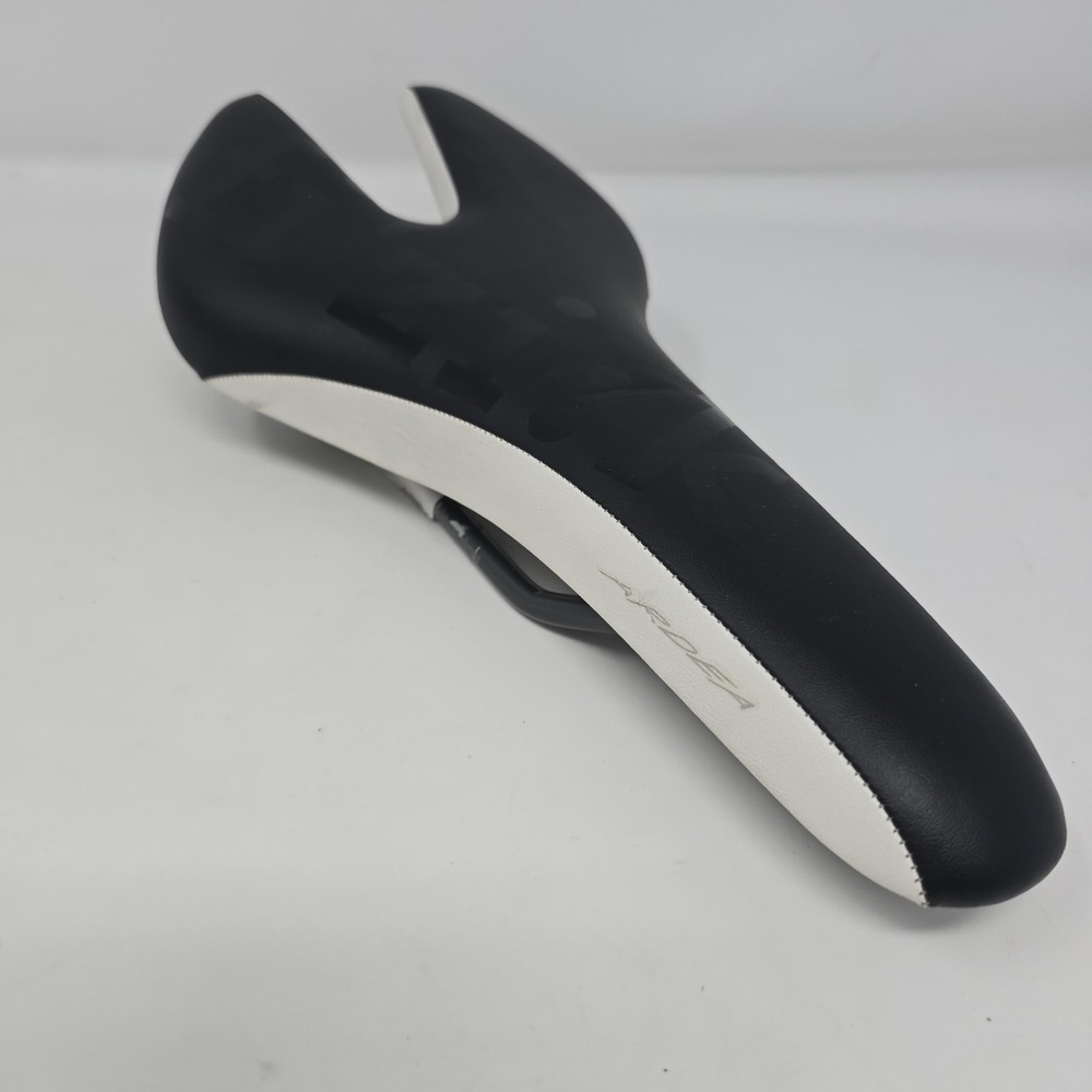 Fizik Ardea Road Bike Saddle 143mm BLACK 7 x 7mm Manganese Rails Gravel CX MTB